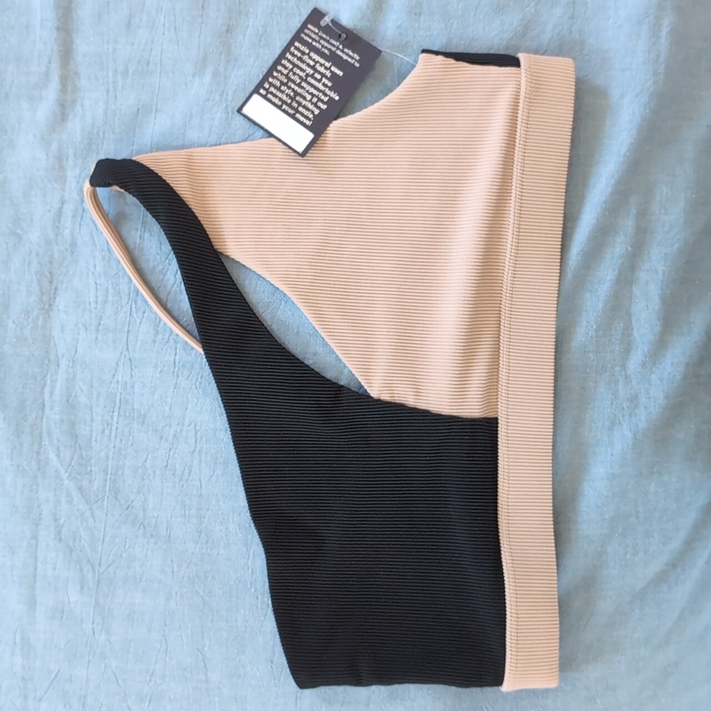 NWT Onzie sports bra